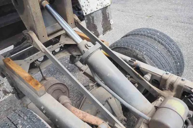 いすゞ エルフ PB-NKR81A(2WD)の写真26