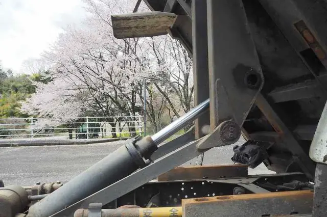 いすゞ エルフ PB-NKR81A(2WD)の写真35