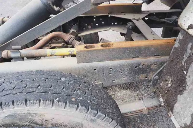 いすゞ エルフ PB-NKR81A(2WD)の写真36