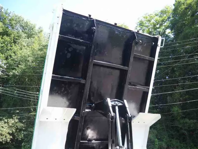 いすゞ フォワード TKG-FRR90S1(2WD)の写真15