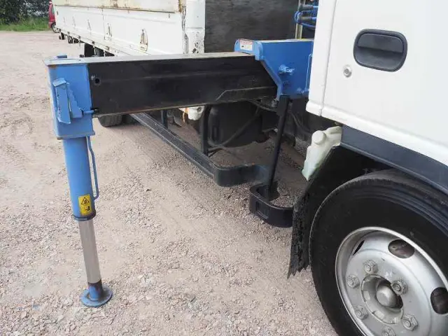 いすゞ エルフ KR-NPR72PR(2WD)の写真9