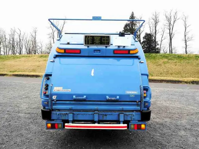 いすゞ エルフ TKG-NKR85AN(2WD)の写真4