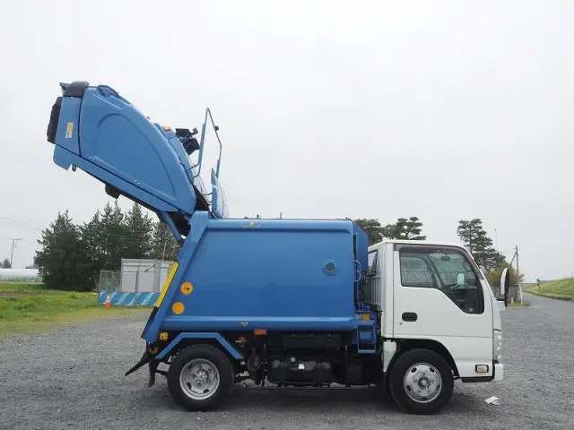 いすゞ エルフ TKG-NKR85AN(2WD)の写真9