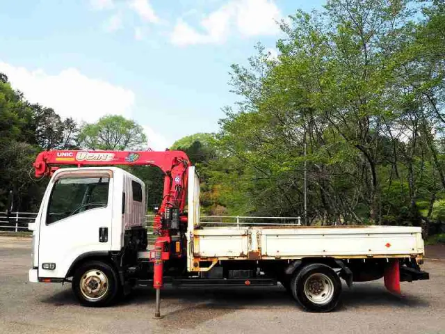 いすゞ エルフ SDG-NMS85AR(4WD)の写真2