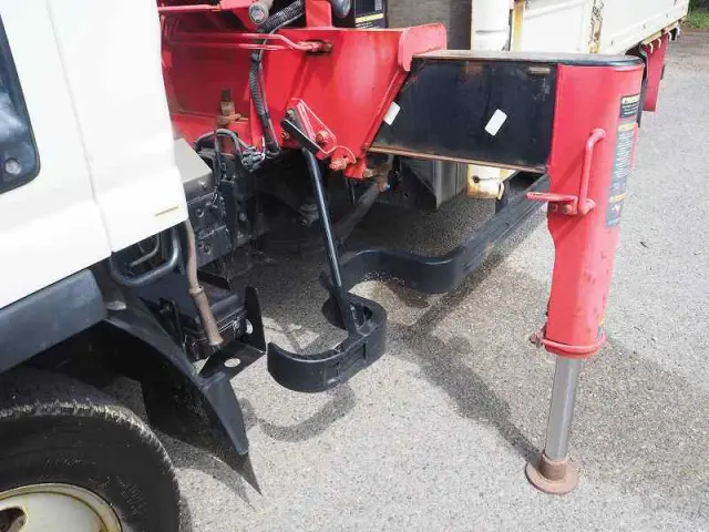 いすゞ エルフ SDG-NMS85AR(4WD)の写真13