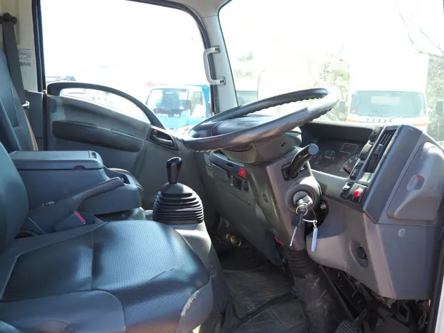 いすゞ エルフ SDG-NMS85AR(4WD)の写真43