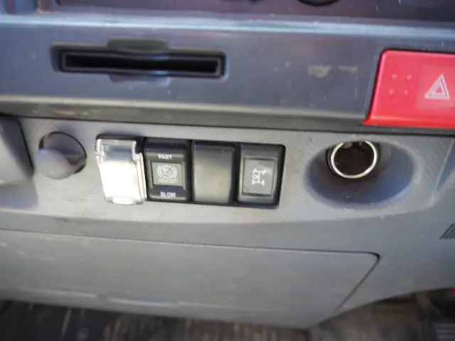 いすゞ エルフ SDG-NMS85AR(4WD)の写真47