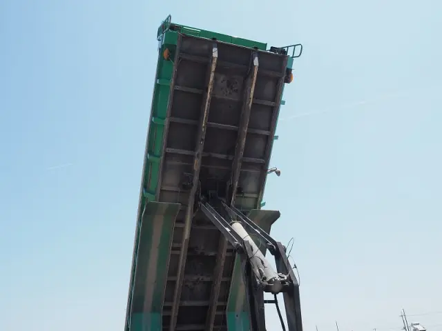 UD クオン ADG-CW4ZL(6x4)の写真13