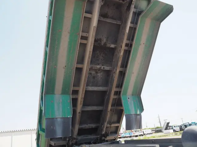 UD クオン ADG-CW4ZL(6x4)の写真14