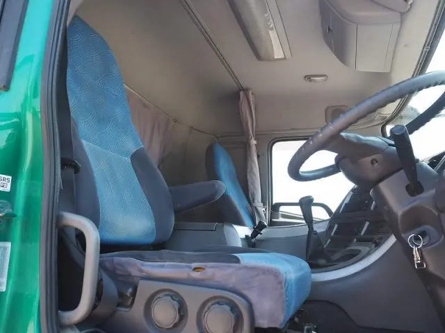 UD クオン ADG-CW4ZL(6x4)の写真47