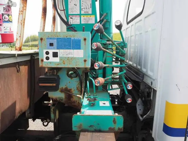 いすゞ エルフ PB-NKR81AR(2WD)の写真10