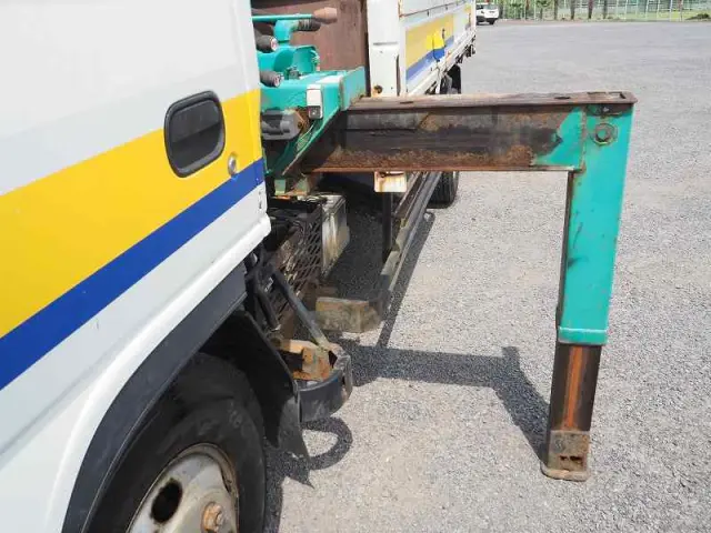 いすゞ エルフ PB-NKR81AR(2WD)の写真14