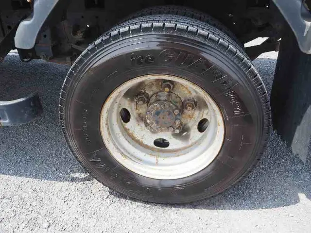 いすゞ エルフ PB-NKR81AR(2WD)の写真33