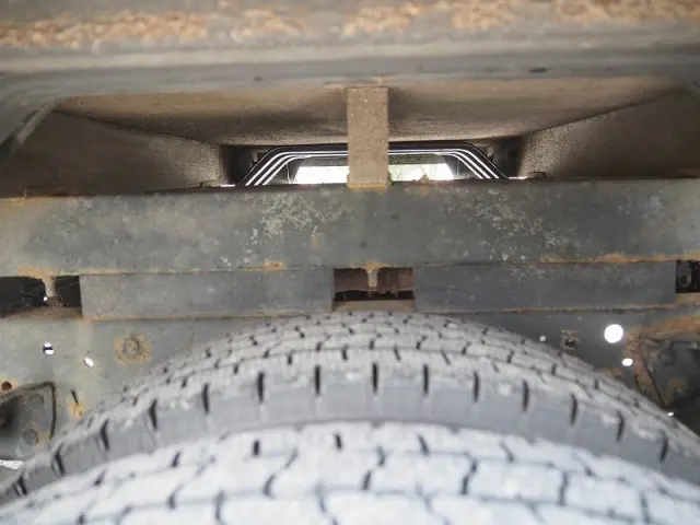 いすゞ エルフ PB-NKR81AR(2WD)の写真34