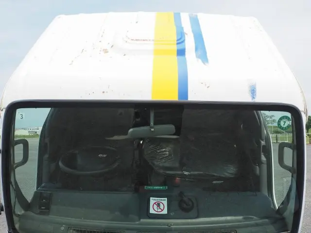 いすゞ エルフ PB-NKR81AR(2WD)の写真42