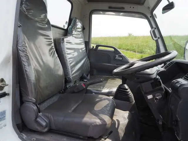 いすゞ エルフ PB-NKR81AR(2WD)の写真46