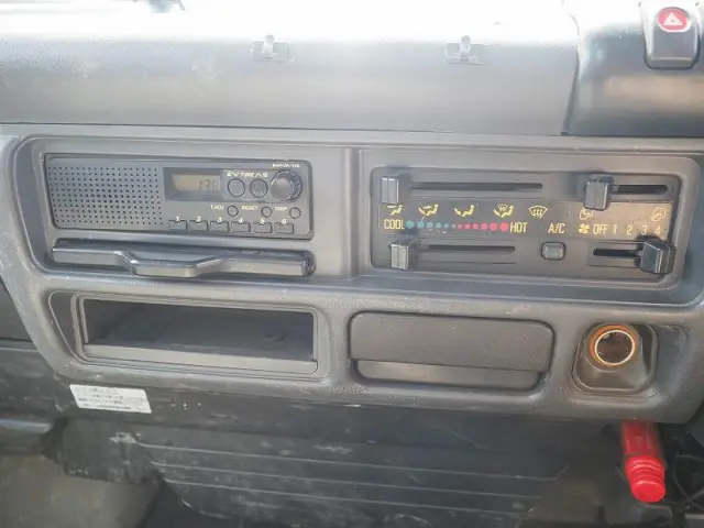 いすゞ エルフ PB-NKR81AR(2WD)の写真48