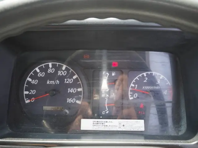 いすゞ エルフ PB-NKR81AR(2WD)の写真49