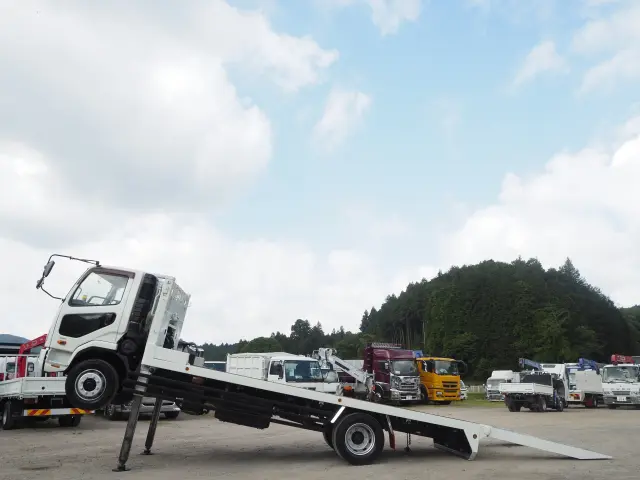 三菱 ファイター QKG-FK72FZ(2WD)の写真2