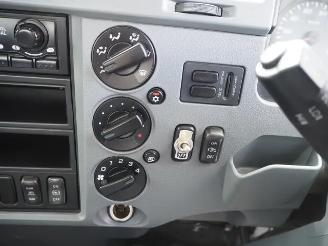 三菱 ファイター QKG-FK72FZ(2WD)の写真47