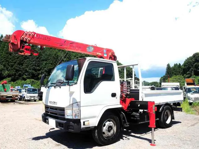 いすゞ エルフ BDG-NKR85N(2WD)の写真1