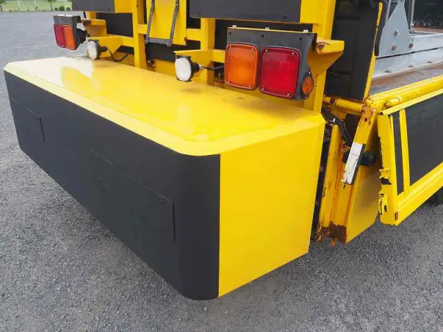 いすゞ エルフ TKG-FRR90S1(2WD)の写真11