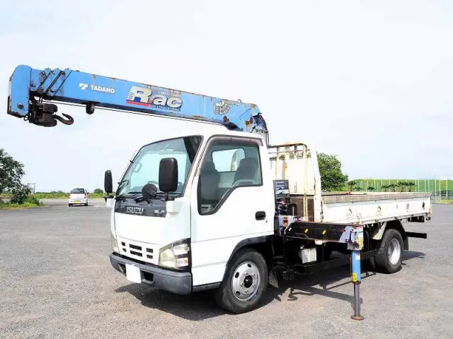 いすゞ エルフ PB-NKR81AR(2WD)の写真1
