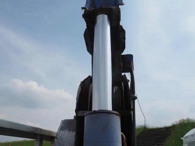 いすゞ エルフ PB-NKR81AR(2WD)の写真12