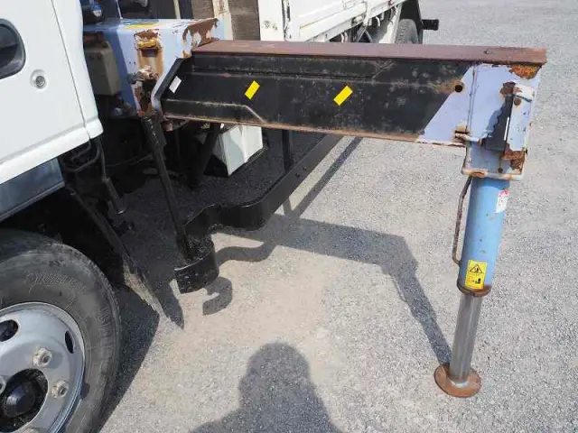 いすゞ エルフ PB-NKR81AR(2WD)の写真14