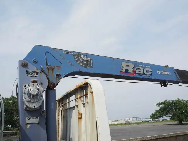 いすゞ エルフ PB-NKR81AR(2WD)の写真17