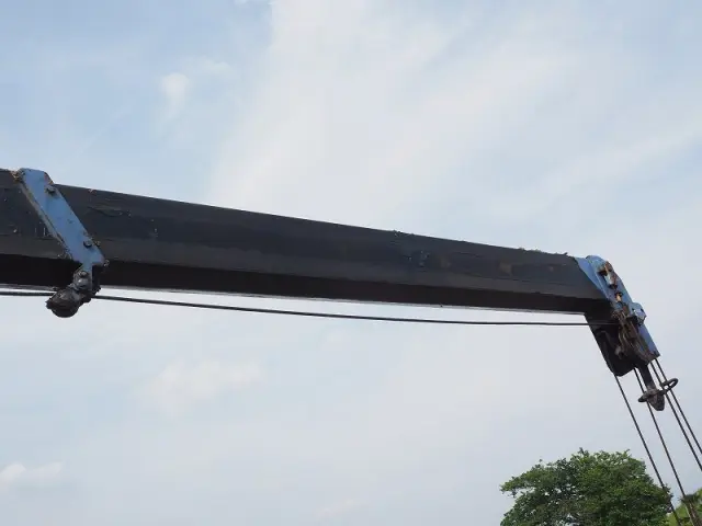 いすゞ エルフ PB-NKR81AR(2WD)の写真20