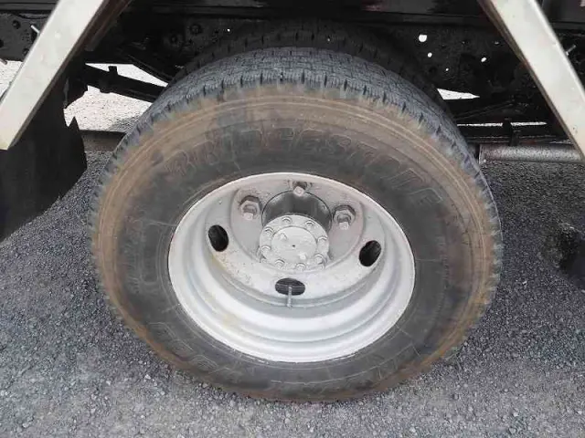 いすゞ エルフ PB-NKR81AR(2WD)の写真29