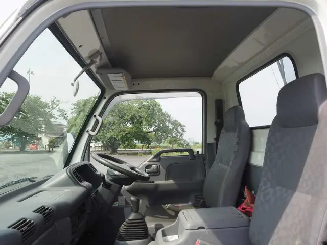 いすゞ エルフ PB-NKR81AR(2WD)の写真43