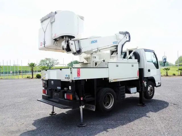 いすゞ エルフ TPG-NKS85AN(4WD)の写真5