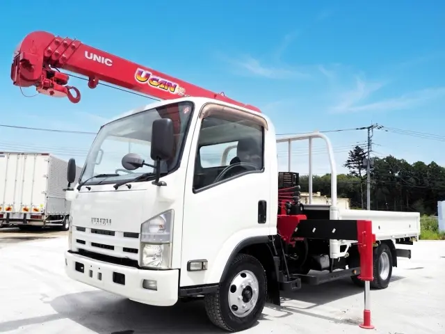 いすゞ エルフ BDG-NPS85AR(4WD)の写真1