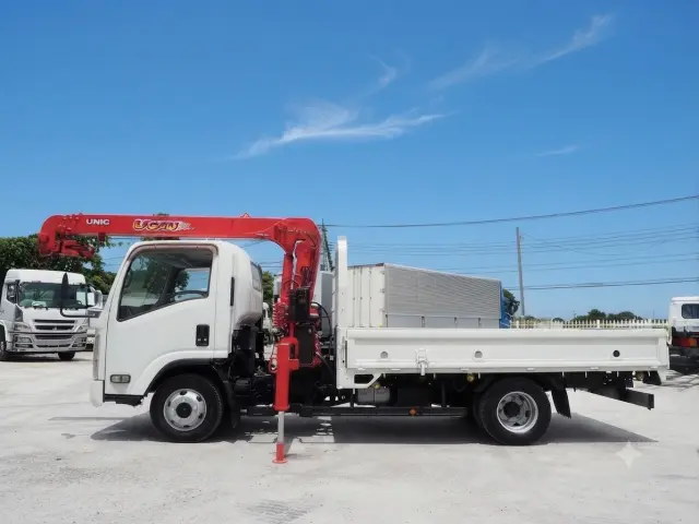 いすゞ エルフ BDG-NPS85AR(4WD)の写真2