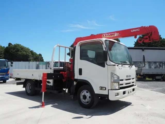 いすゞ エルフ BDG-NPS85AR(4WD)の写真7
