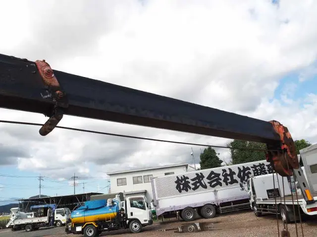 いすゞ エルフ BDG-NPS85AR(4WD)の写真19