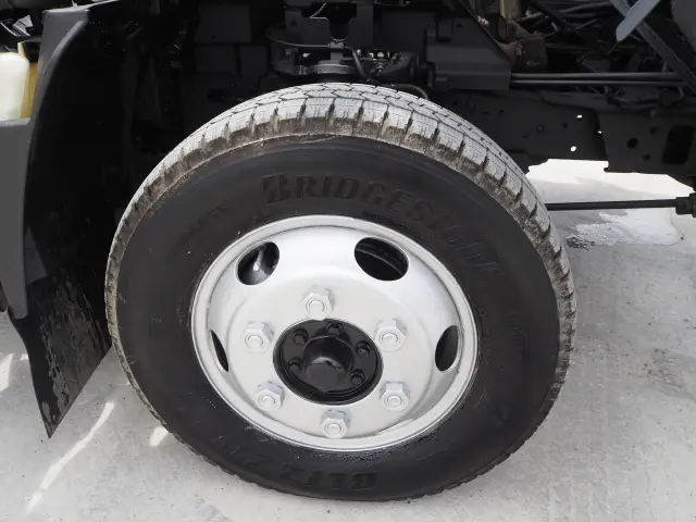 いすゞ エルフ BDG-NPS85AR(4WD)の写真19