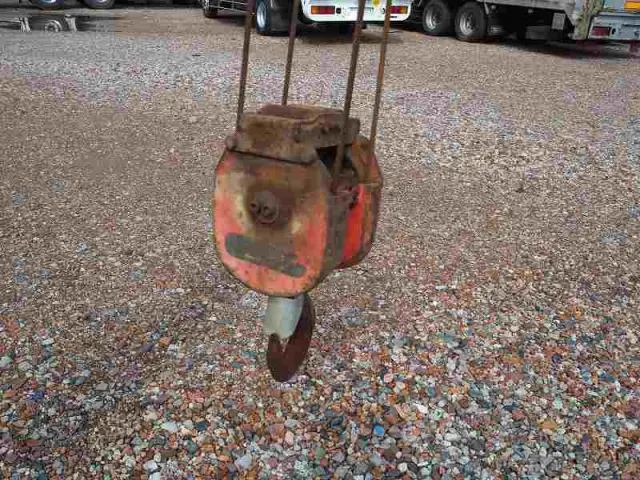 いすゞ エルフ BDG-NPS85AR(4WD)の写真20