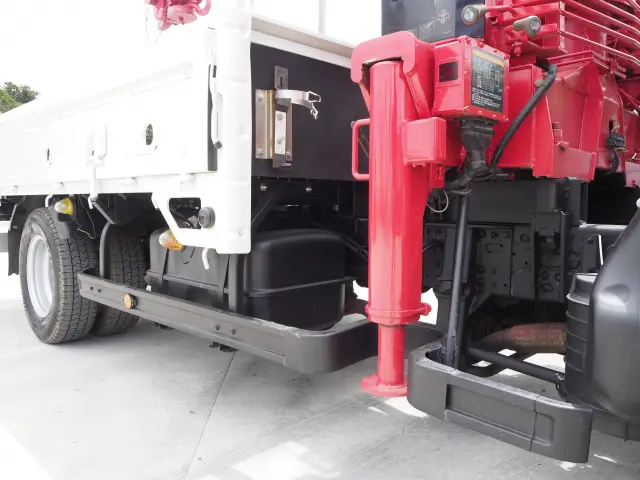 いすゞ エルフ BDG-NPS85AR(4WD)の写真22