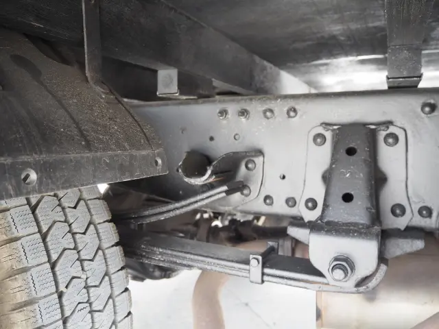 いすゞ エルフ BDG-NPS85AR(4WD)の写真25