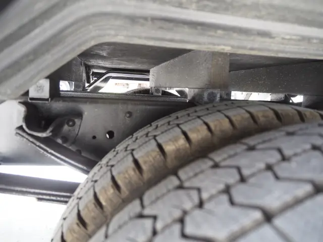 いすゞ エルフ BDG-NPS85AR(4WD)の写真27