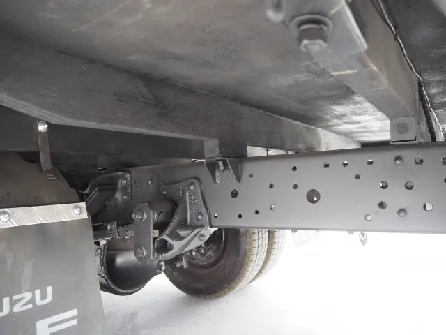 いすゞ エルフ BDG-NPS85AR(4WD)の写真30