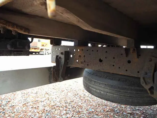 いすゞ エルフ BDG-NPS85AR(4WD)の写真31