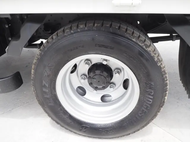 いすゞ エルフ BDG-NPS85AR(4WD)の写真31