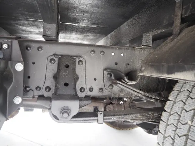 いすゞ エルフ BDG-NPS85AR(4WD)の写真32
