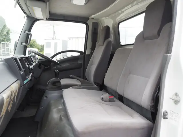 いすゞ エルフ BDG-NPS85AR(4WD)の写真42