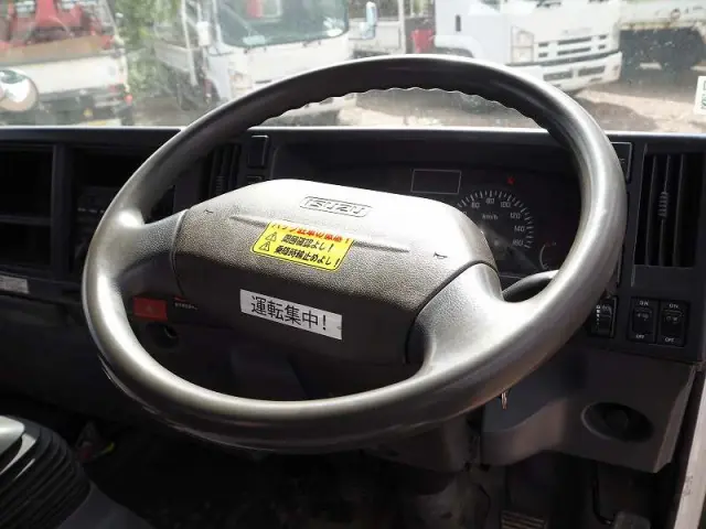 いすゞ エルフ BDG-NPS85AR(4WD)の写真45