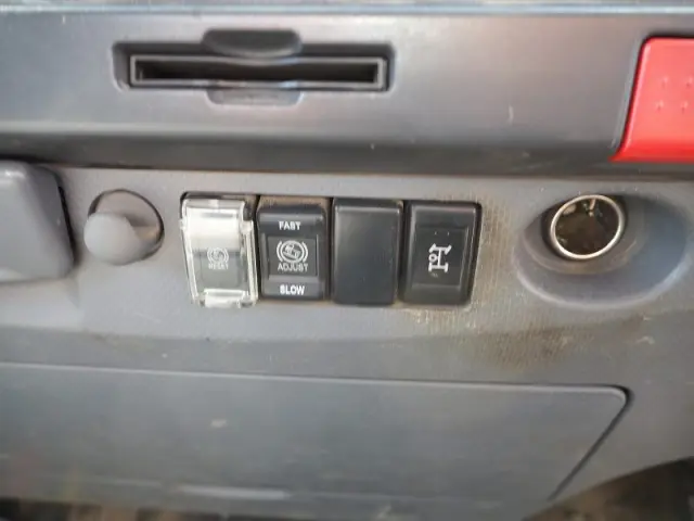 いすゞ エルフ BDG-NPS85AR(4WD)の写真47